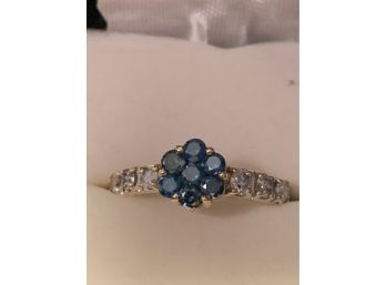 Beautiful Blue And White Diamond Gold Ring