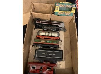 Vintage Marx Tin Train Set With News Stand In Box