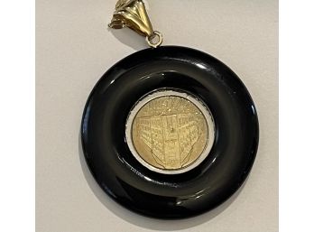 Stunning 14k Yellow Gold Bale On Italian Coin Surrounded By Onyx