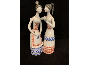 Lovely  Vintage Hungarian Hollohaza Friends Figurine