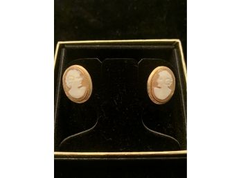 Vintage 14kt  Gold Shell Cameo Earrings