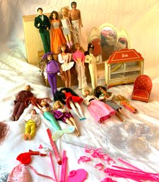 Vintage Lot Of Barbies With Stands