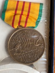 Vintage Medal - Vietman Service Pendant Suspension Ribbon