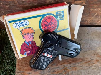 Vintage Louis Marx  & Co. Toy Jr.Click Pistol (no.78)