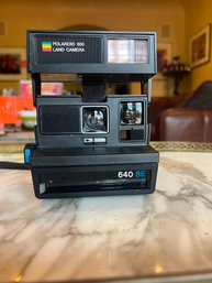Vintage Polaroid 600 Land Camera