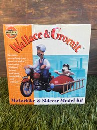 Vintage 1989 Wallace And Gromit Motorbike And Sidecar Model Kit