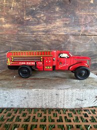 Vintage Litho Walt Reach Courtland Wind-up Fire Truck