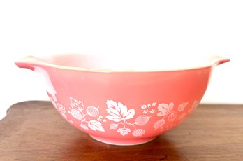 Vintage  Pyrex Gooseberry Cinderella Mixing Bowl