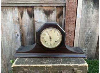 Vintage 'The New Haven Clock Company' - Mantle Clock