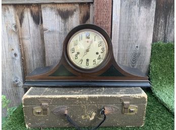 Vintage 'The New Haven Clock Company' Mantle Chime Silent Clock