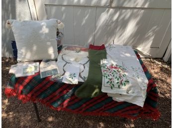 Christmas Table Cloth & Linens Lot
