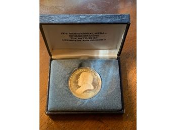 Vintage 1975 Bicentennial Medal