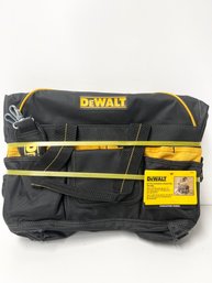 DeWalt 18' Pro Contractors Closed Top Tool Bag