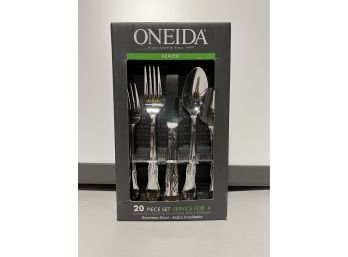 ONEIDA Finest Quality Since 1880 AZALEA (20 Piece Set)