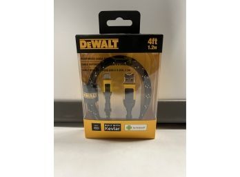 DeWalt Reinforced Cable Micro-USB-C (4 FT)