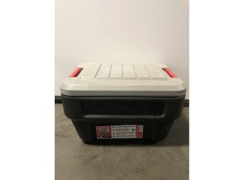 Rubbermaid Roughneck Action Packer