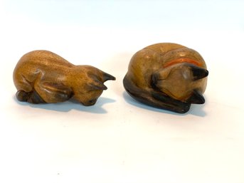 Carved Siamese Cats