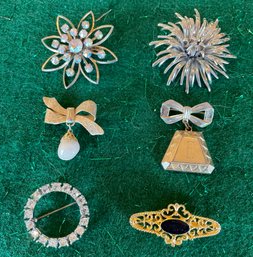 Lot Of Vintage Pins/Brooches