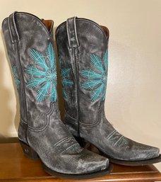 Eight Second Angel Cowgirl Boots Size 8
