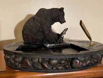 Vinrage Big Sky Carver Bear Statue On Pen Holder Pad