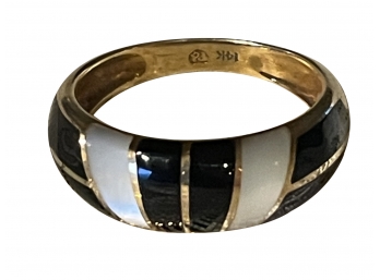 Vintage 14kt Gold Black Onyx  And Mother Of Pearl Ring