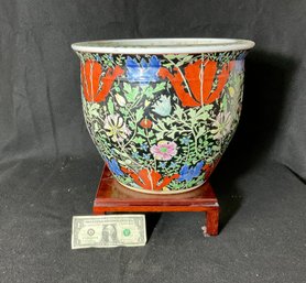 Large Vintage Chinese Decorated Porcelain Urn