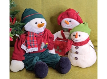 Cute Stuffed Snow Family!