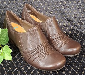 Yuu Brown Leather Booties Size 8