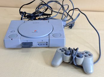 Vintage Sony PlayStation Model SCPH-7501