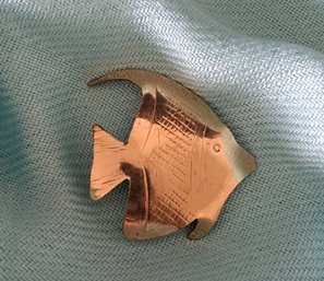 Beautiful 14k Gold Fish Pin