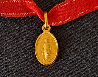 14k Vintage Virgin Mary Pendant/ Charm