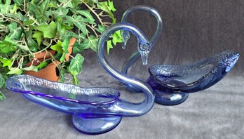 Pair Of Vintage Art Glass Swans