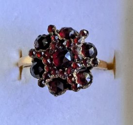 Vintage 14K Garnet Flower Ring