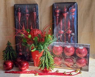 Gorgeous Red Christmas Decor And Ornaments