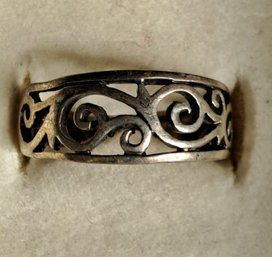 Vintage Sterling Ring With Scrolled Face Size 8.25