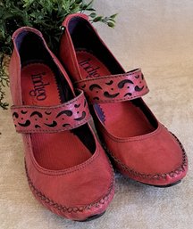 Indigo By Clarks Red Leather Retro Style Mary Janes With Purple Stitching And Accents Size 8