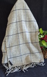Enya Mantanani Cashmere Scarf In Muted Gray Plaid
