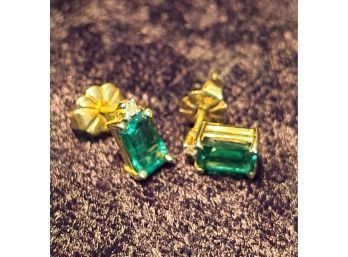 Refined Elegant 14K Gold Emerald Earrings