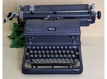 Blast From The Past...Awesome Antique 1940's Royal Typewriter