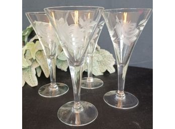 Gorgeous Vintage Etched Rose Design Champagne/Wine Glasses