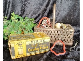 Vintage Mirro Cookie Press