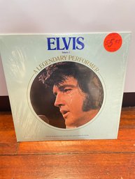 Elvis Presley : A Legendary Performer