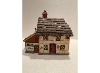 Department 56 Mr. And Mrs. Pickle Cottage #58246