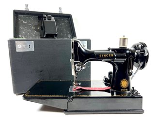 Singer Featherweight Sewing Machine - In Original Carrying Case