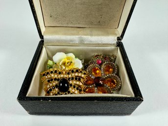 Grouping Of Brooches/pins