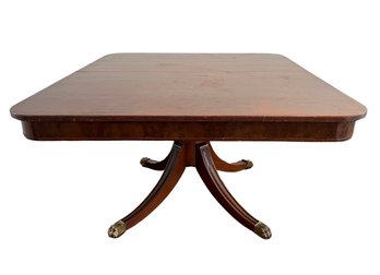 Elegant Antique Mahogany Duncan  Table With Five Leaves