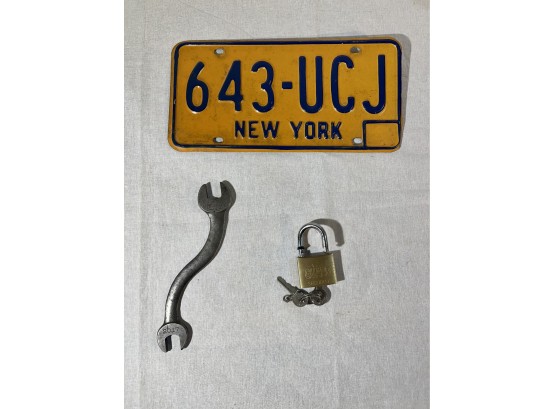 New York Plate, Tool, And Lock With Keys