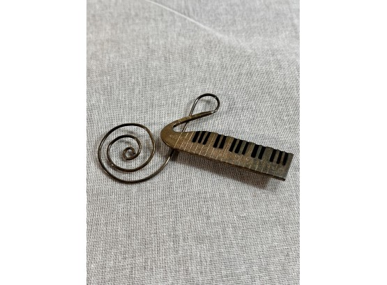 Silver Piano Pin