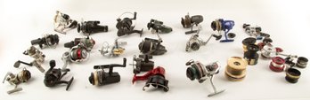 Set Of 20 Fishing Reels With Fishing Line  And Some Segment
