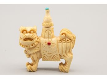 Lion Carved Handmade Snuff Bottle